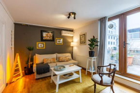 Splendid Flat with Terrace 3-Min Walk to Istiklal Avenue in Cihangir, Beyoglu
